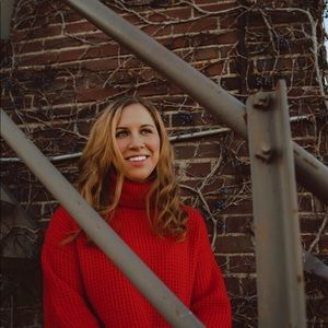 Meet your Posher, Kendra